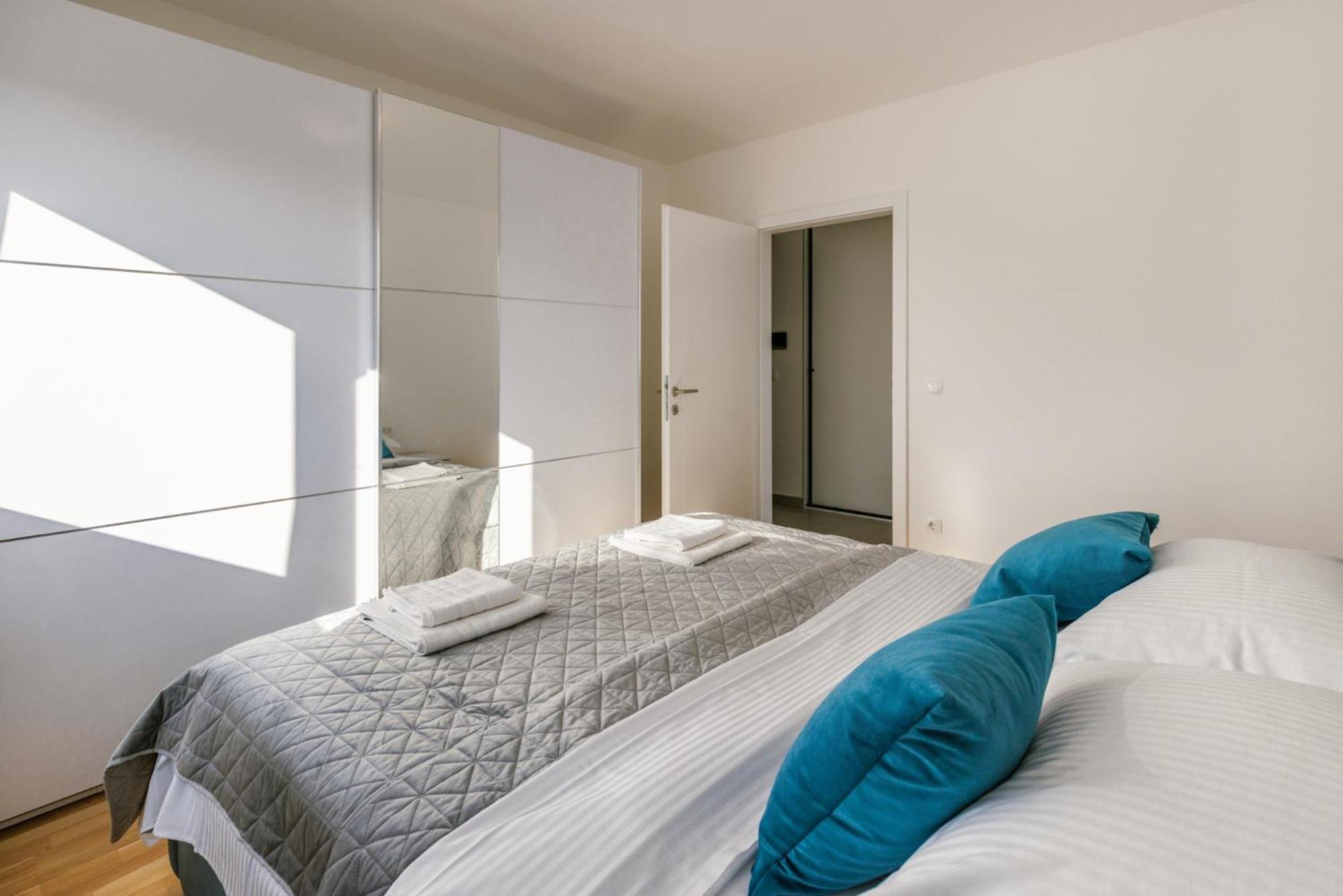 Marko - New Sea View With Free Parking Apartment *